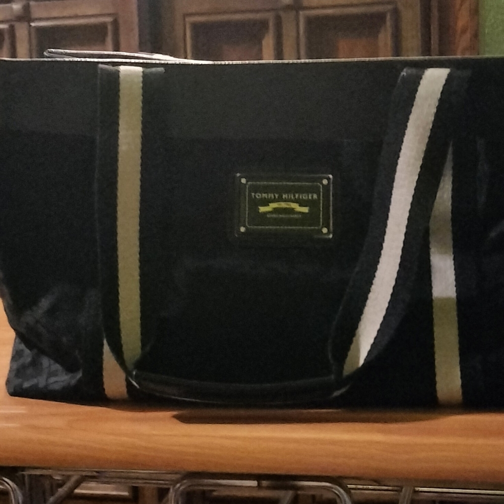 Tommy Hilfiger ladies purse